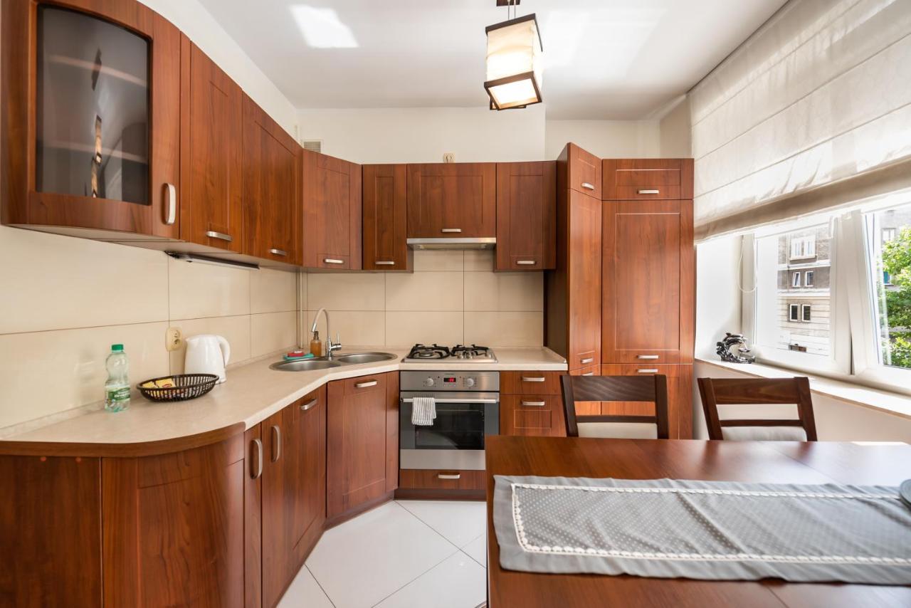 ורשה Ogrodowa Warm Wood Apartment מראה חיצוני תמונה