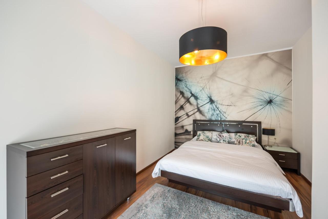 ורשה Ogrodowa Warm Wood Apartment מראה חיצוני תמונה