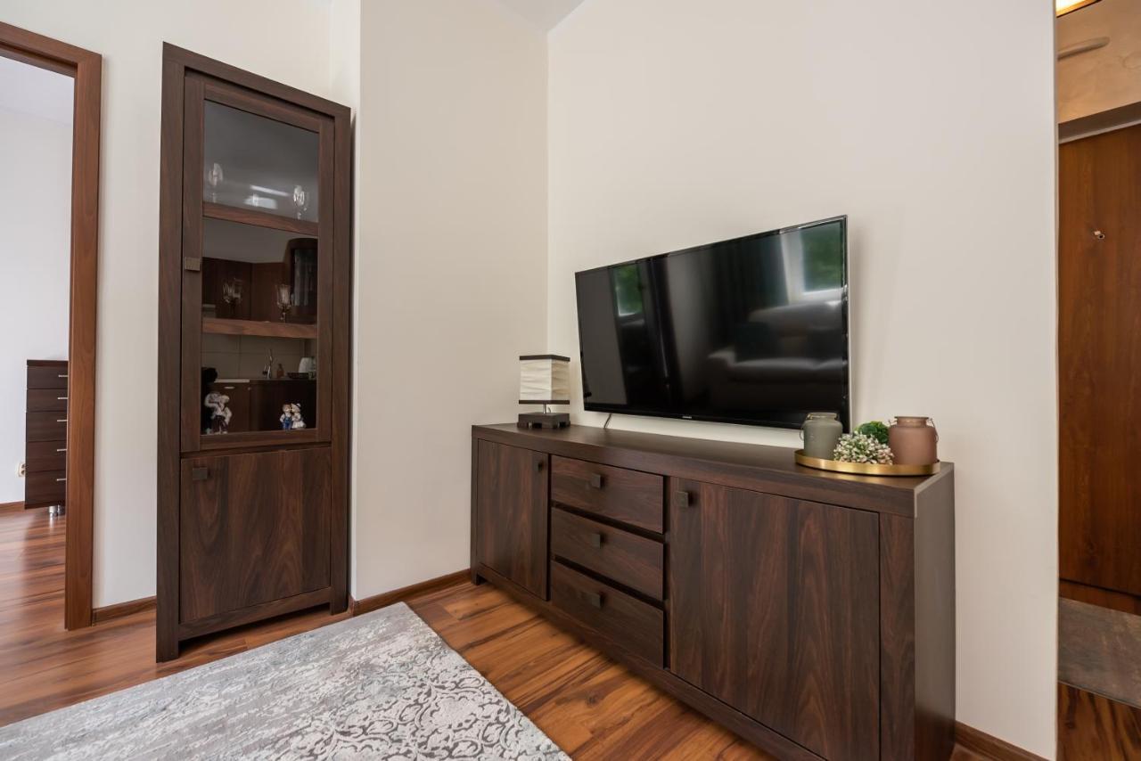 ורשה Ogrodowa Warm Wood Apartment מראה חיצוני תמונה