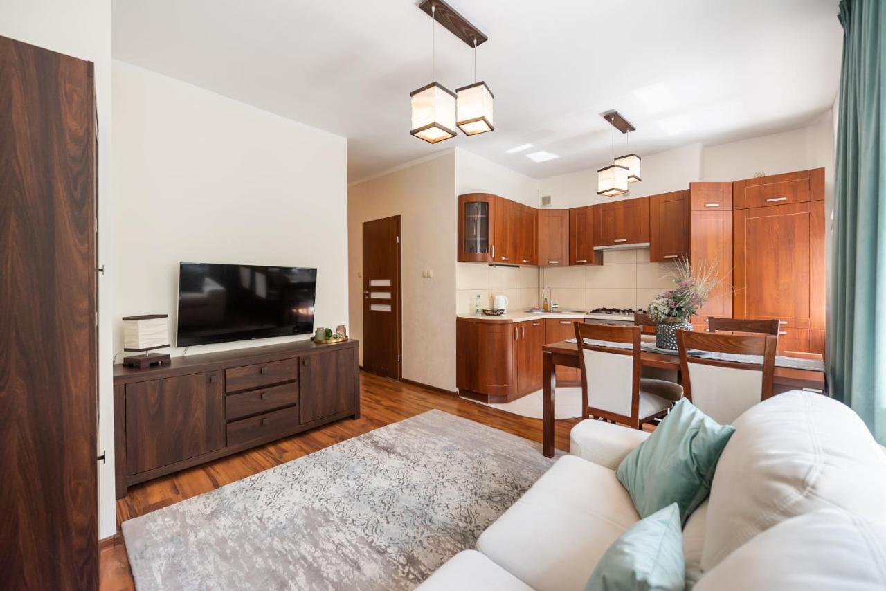 ורשה Ogrodowa Warm Wood Apartment מראה חיצוני תמונה